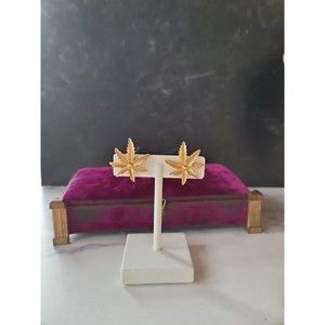 Vintage Sarah Coventry Gold Leaf Clip-on Earrings